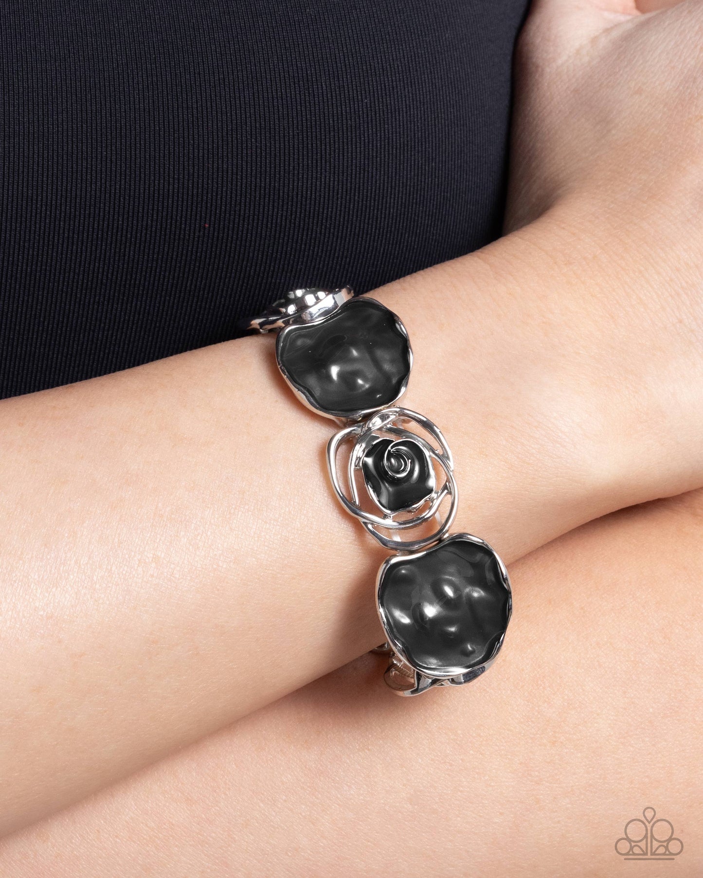 Rosy Rubato - Black Circle Silver Stretchy Bracelet