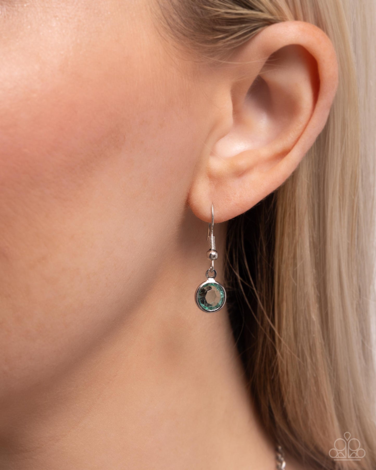 Charismatic Cascade - Green Iridescent Bead Silver Short Necklace