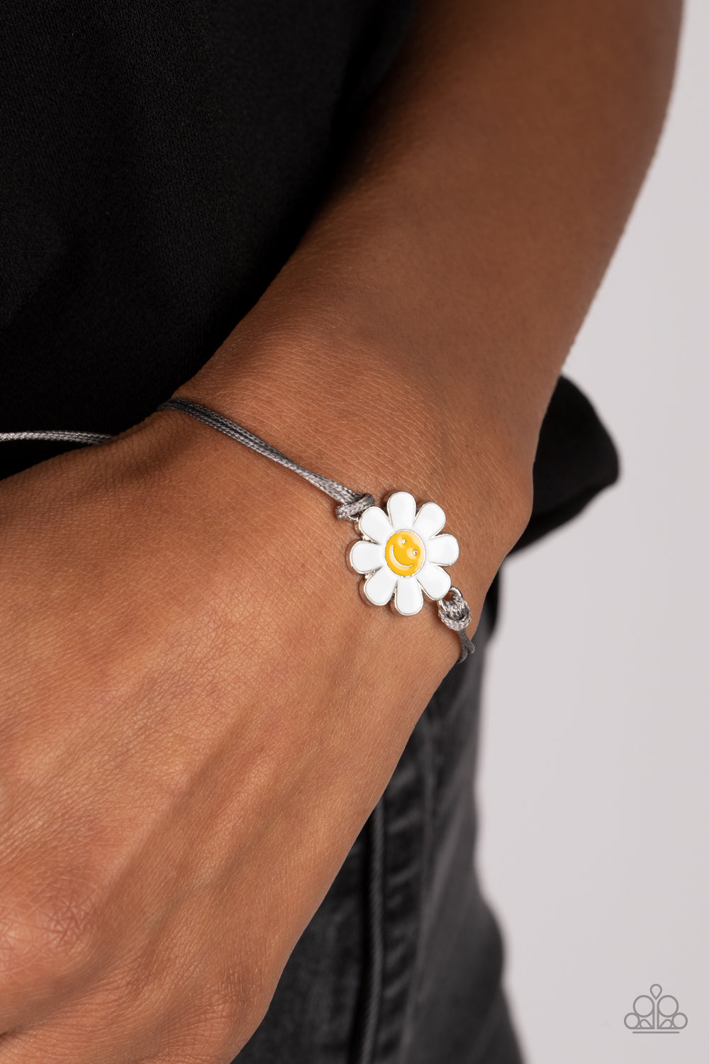 DAISY Little Thing - Silver Cord Smiley Face Flower Slide Pull Bracelet