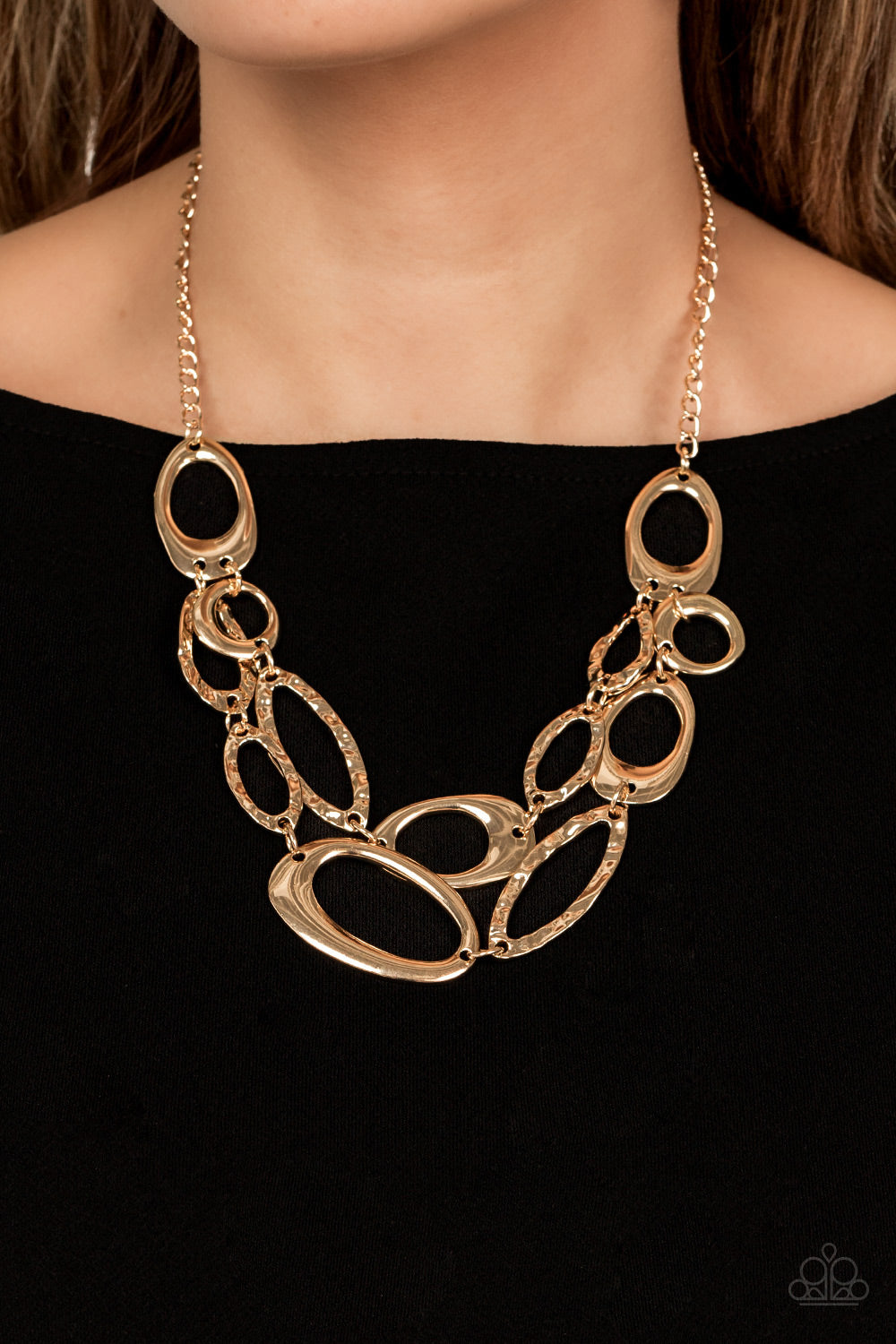 Game OVAL - Gold Link Short Necklace
