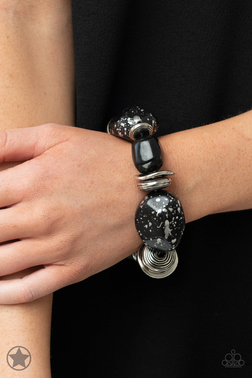 PERFECT MATCH / SET: In Good Glazes - Black Chunky Bead Blockbuster Short Necklace and Glaze of Glory - Black Chunky Bead Blockbuster Stretchy Bracelet