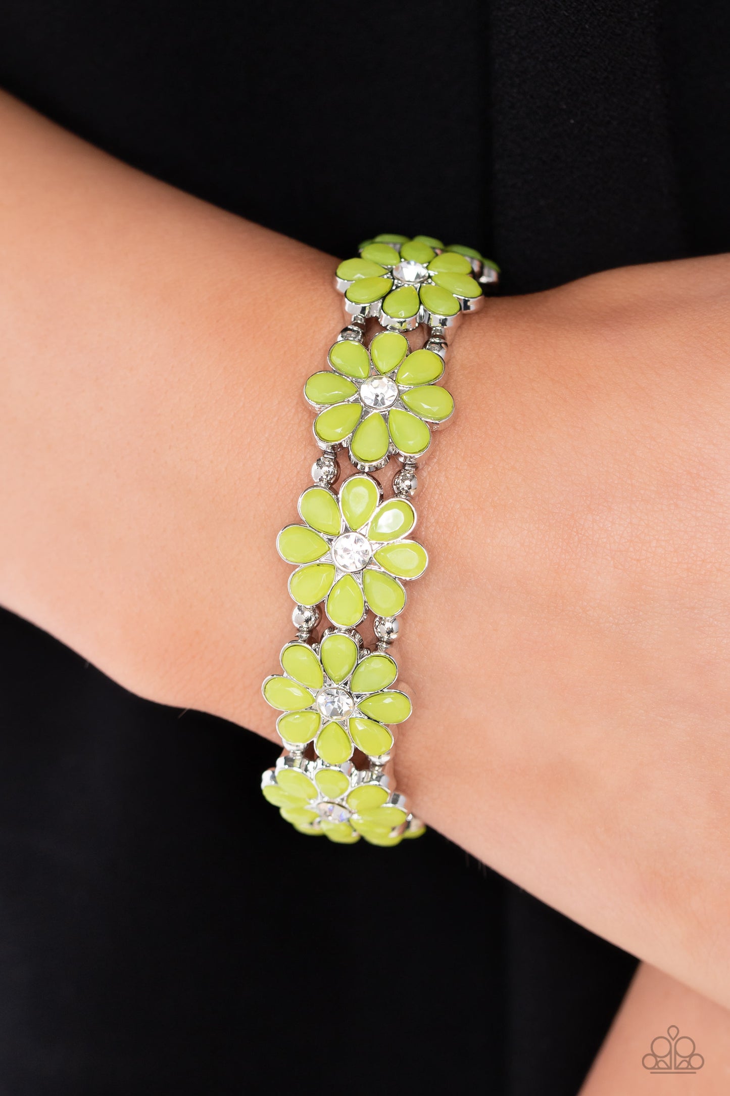 Hawaiian Holiday - Green Flower Silver Stretchy Bracelet