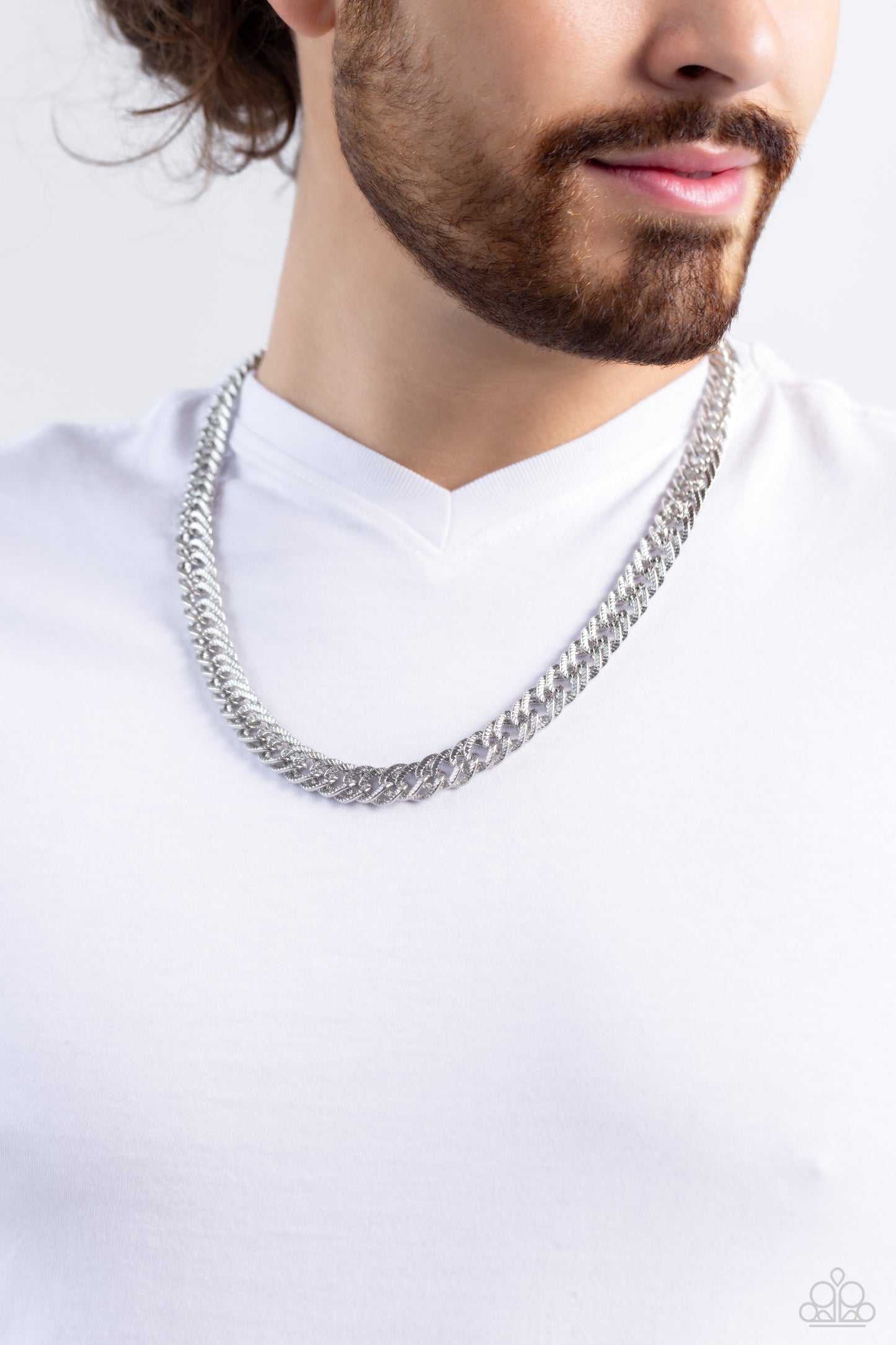 In The END ZONE - Silver Link Urban Necklace