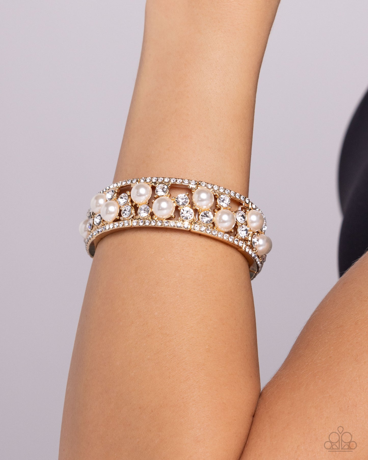 Opera Singer - Gold White Rhinestone Pearl Stretchy Bracelet