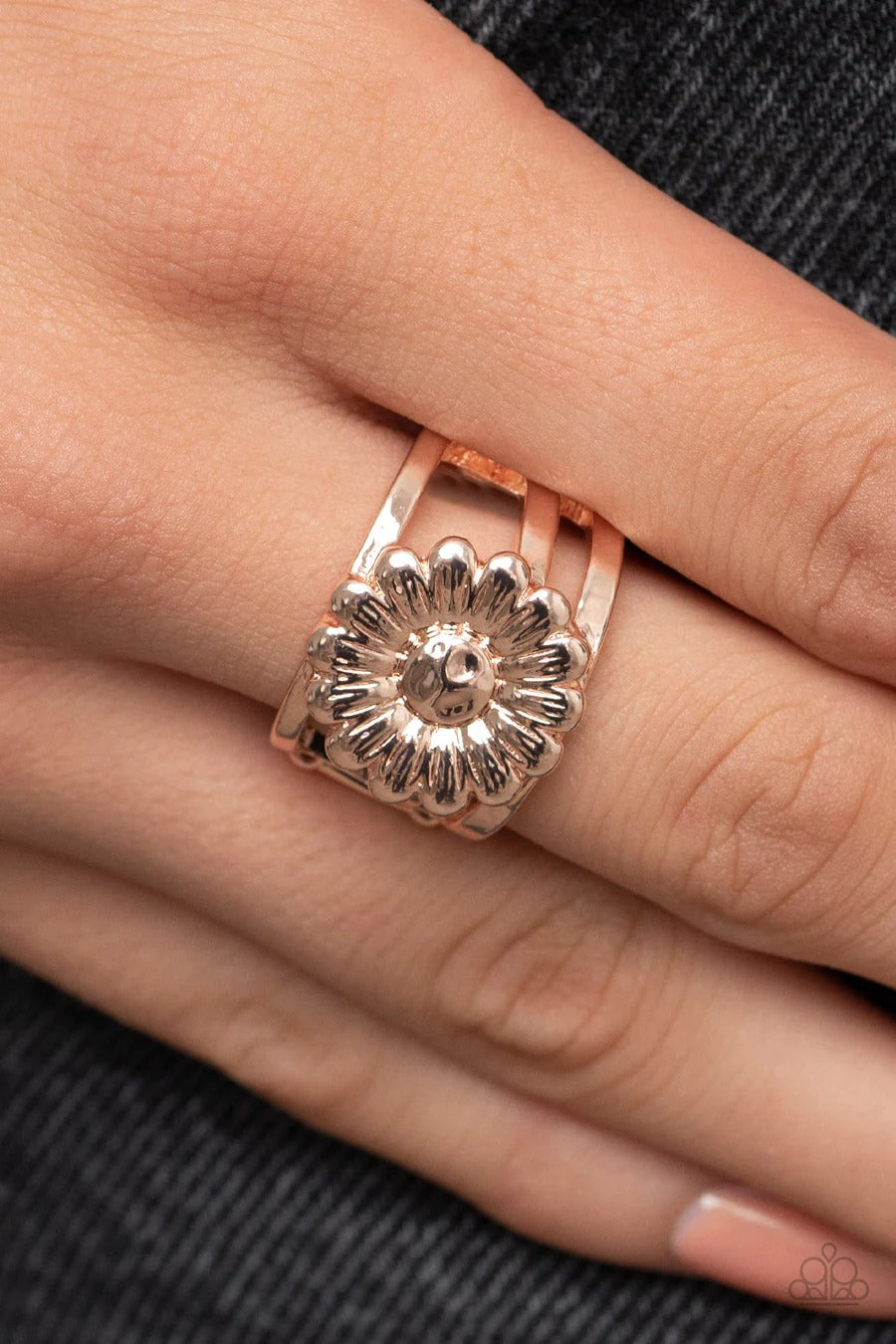 Roadside Daisies - Rose Gold Flower Ring