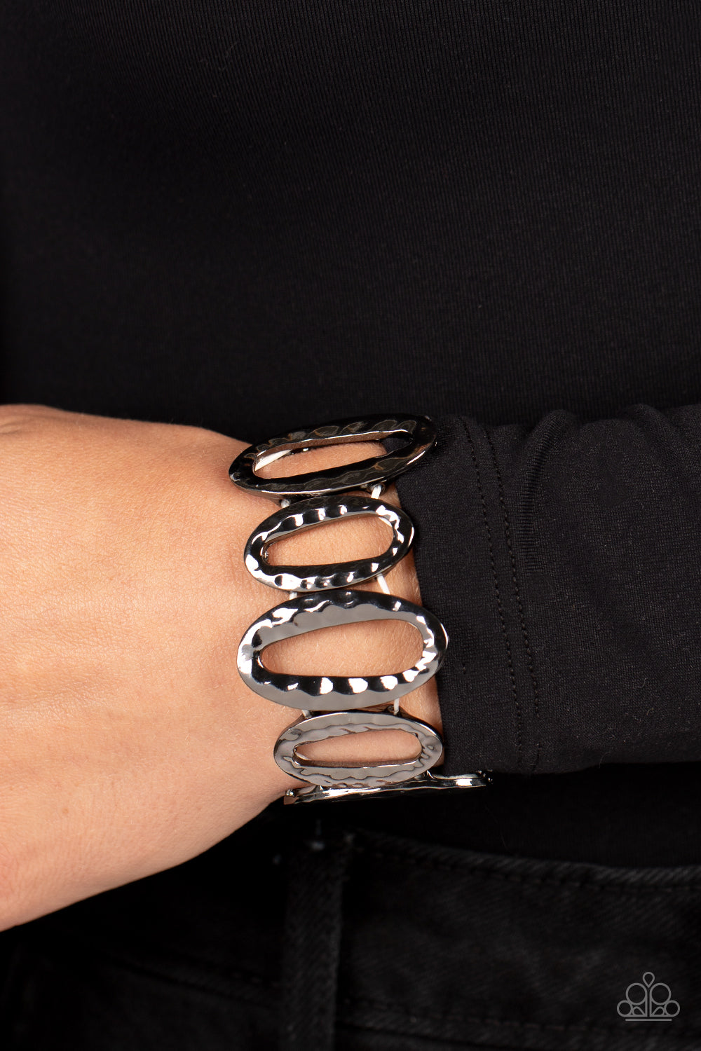 Homestead Heirloom - Black Stretchy Bracelet