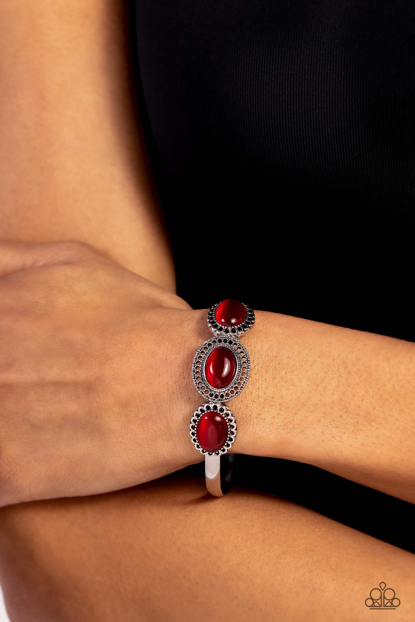 A DAYDREAM Come True - Red Cat's Eye Oval Silver Bangle Bracelet