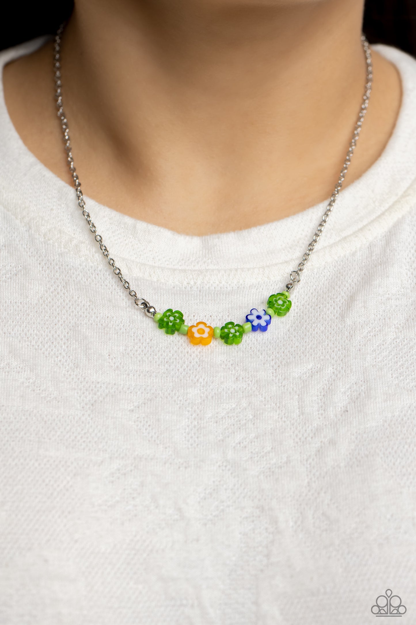 BOUQUET We Go - Green Floral Bead Silver Short Necklace