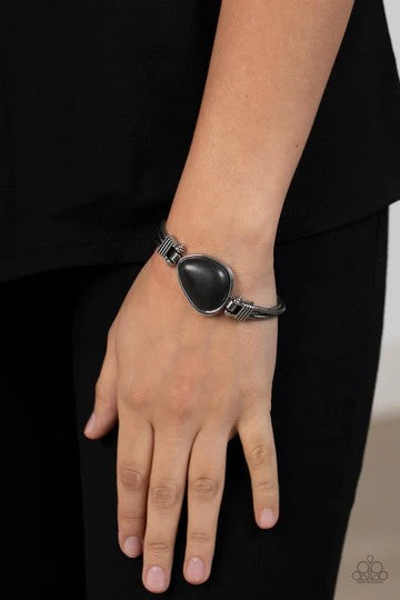 Badlands Bounty - Black Stone Silver Clasp Bracelet