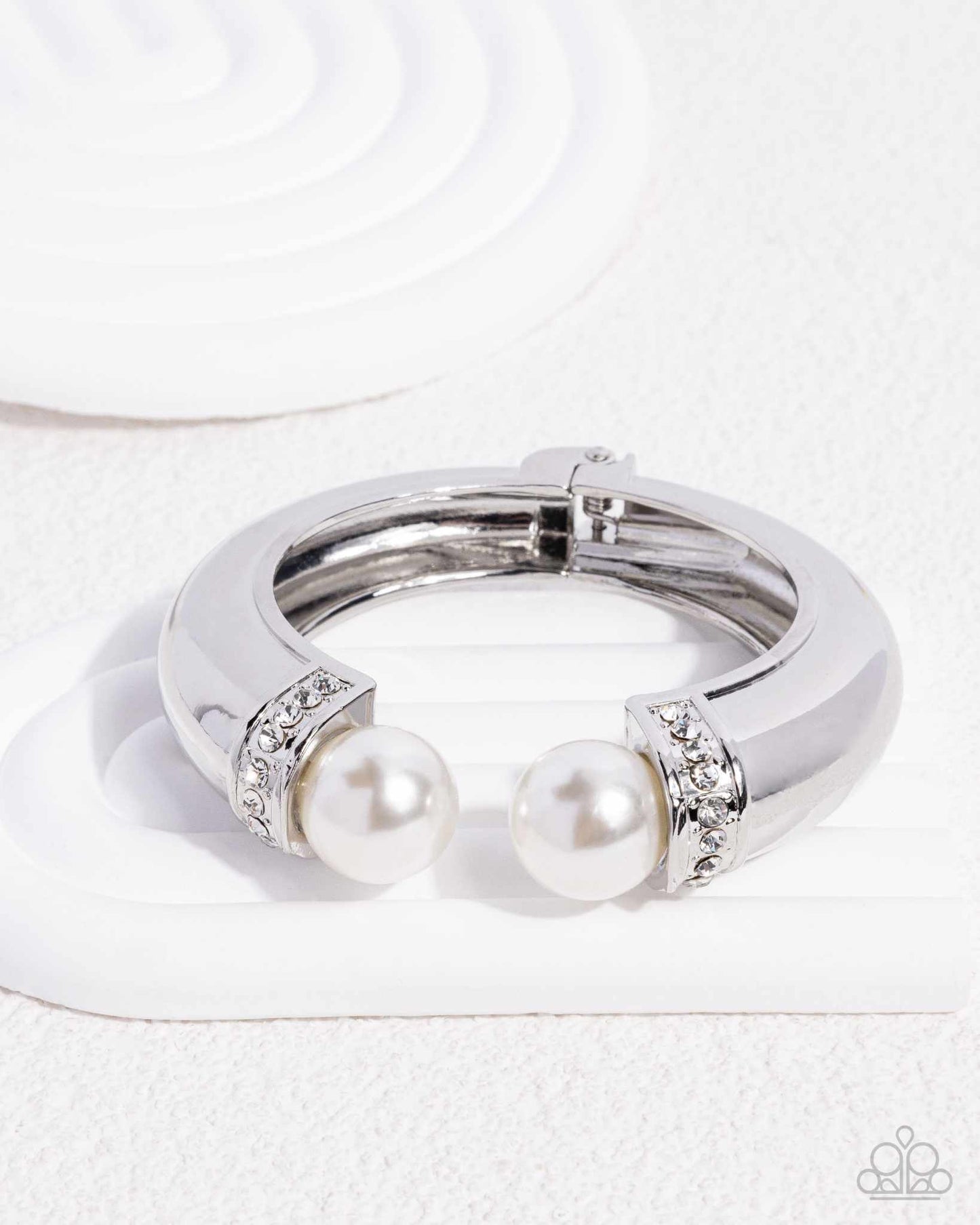 Breathtaking Balance - White Pearl Silver Hinge Hoop Bracelet - 2024 Convention Exclusive