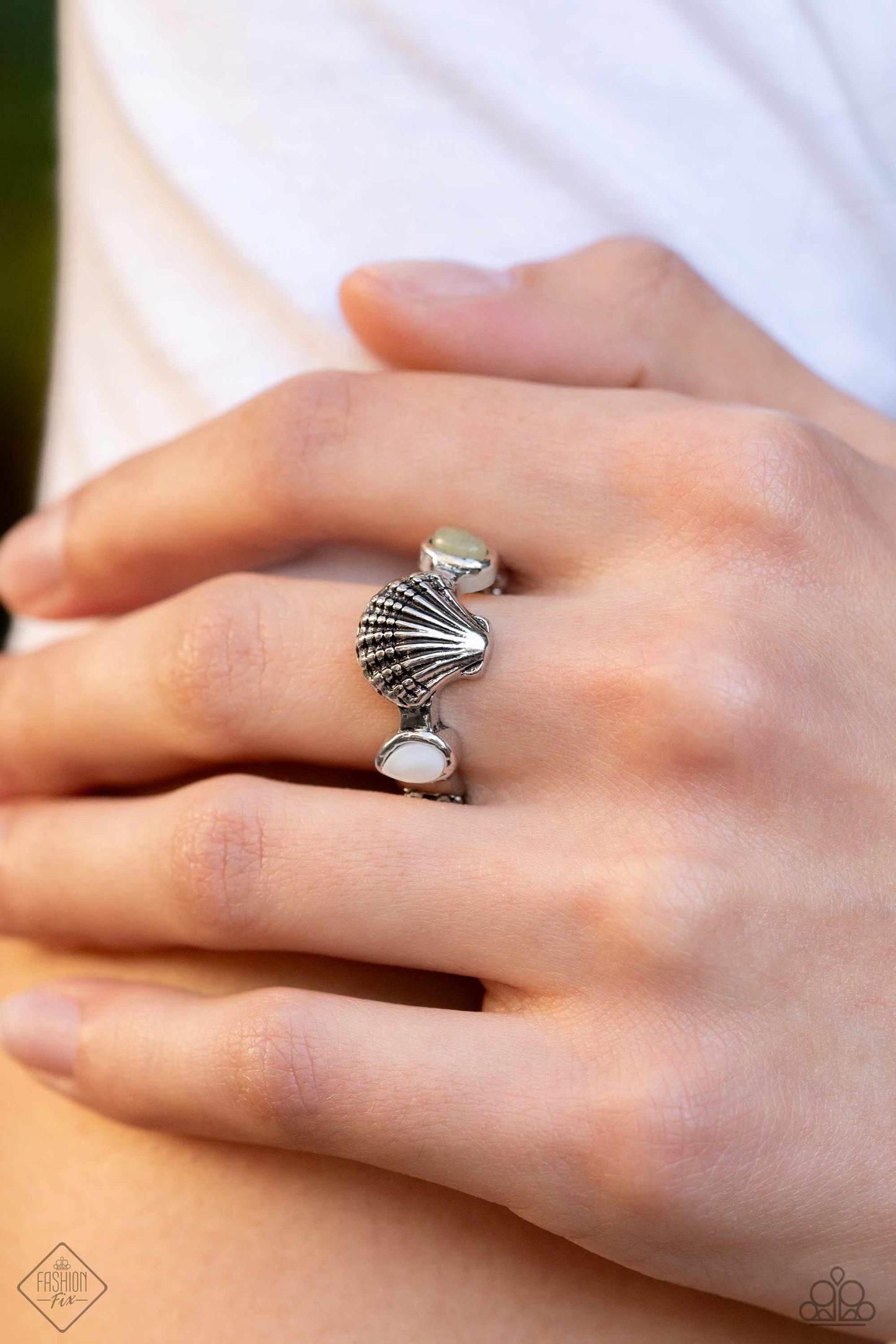 Coastline Charisma - Green Stone Silver Shell Ring - Fashion Fix