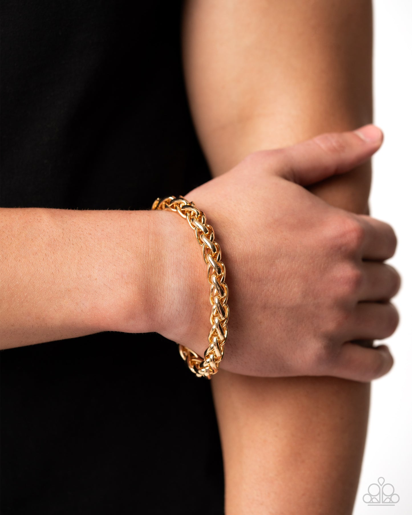 Effortlessly Edgy - Gold Chunky Chain Urban Clasp Bracelet