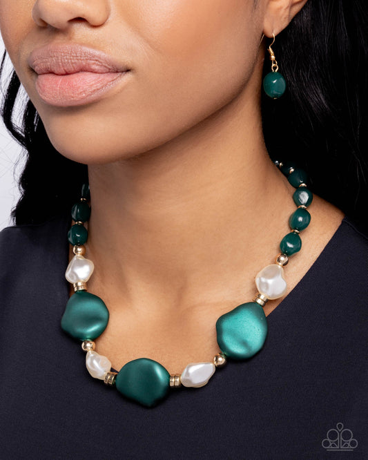 Forever Feature - Green Bead White Pearl Gold Short Necklace