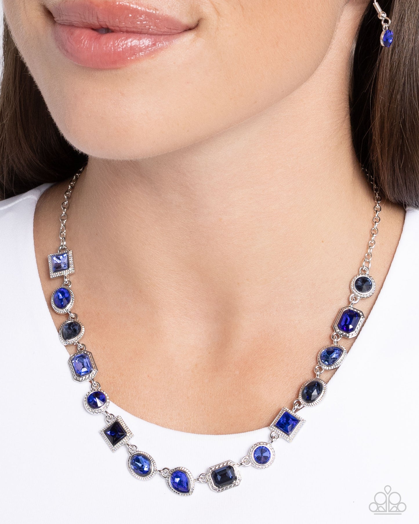 Gallery Glam - Blue Gem Silver Short Choker Necklace