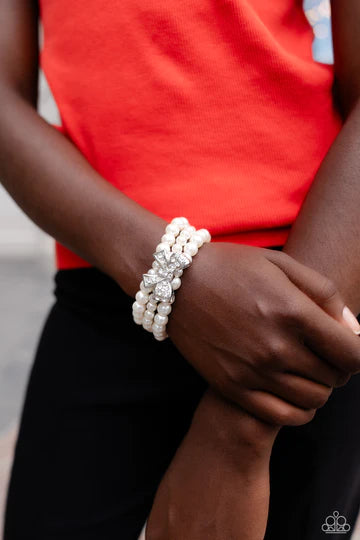 How Do You Do? - White Pearl Rhinestone Bow Stretchy Bracelet - ﻿2023 Convention Exclusive