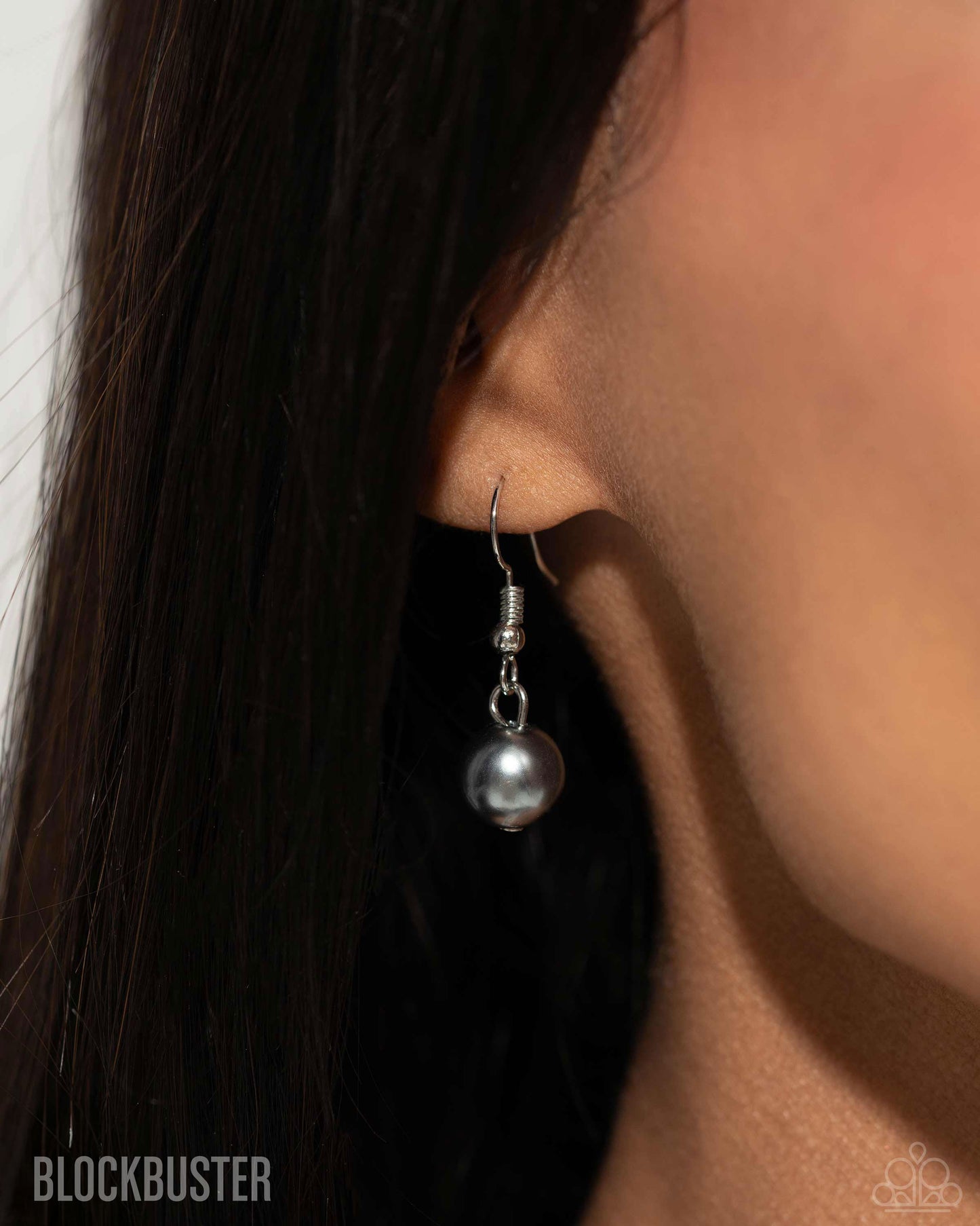 Lady In Waiting - Silver Pearl Layered Short Necklace - Blockbuster