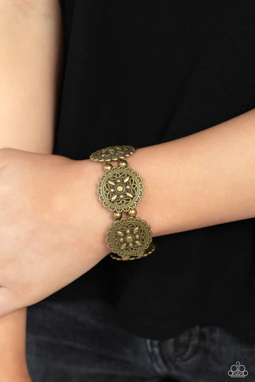 Leave of Lace - Brass Flower Medallion Stretchy Bracelet