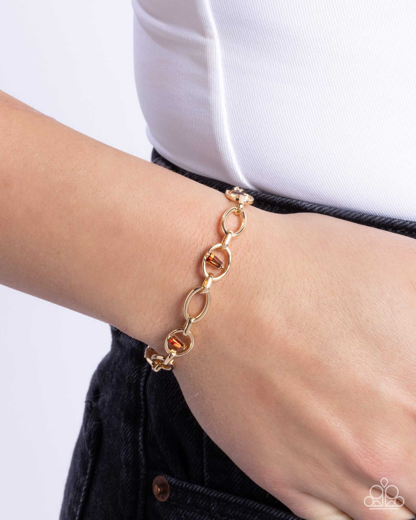 Light-Catching Leisure - Brown Gem Gold Clasp Bracelet