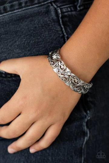 Paisley Portico - Silver Paisley Pattern Stretchy Bracelet