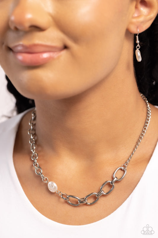 Picnic in Paris - White Pearl Silver Short Necklace