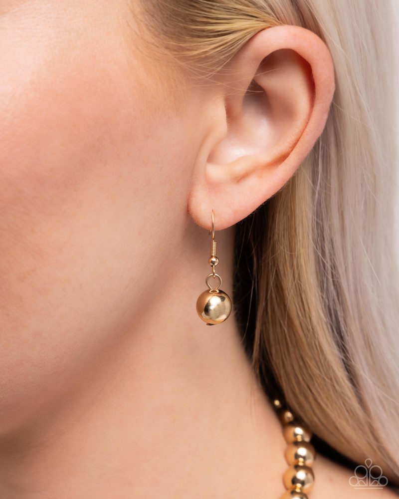 Raindrop Rebel - Gold Bead Short Necklace