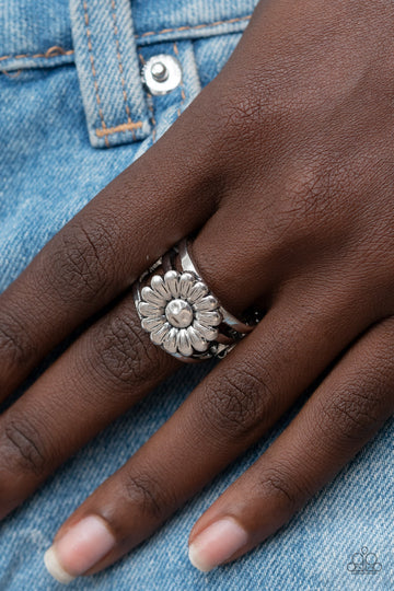 Roadside Daisies - Silver Flower Ring