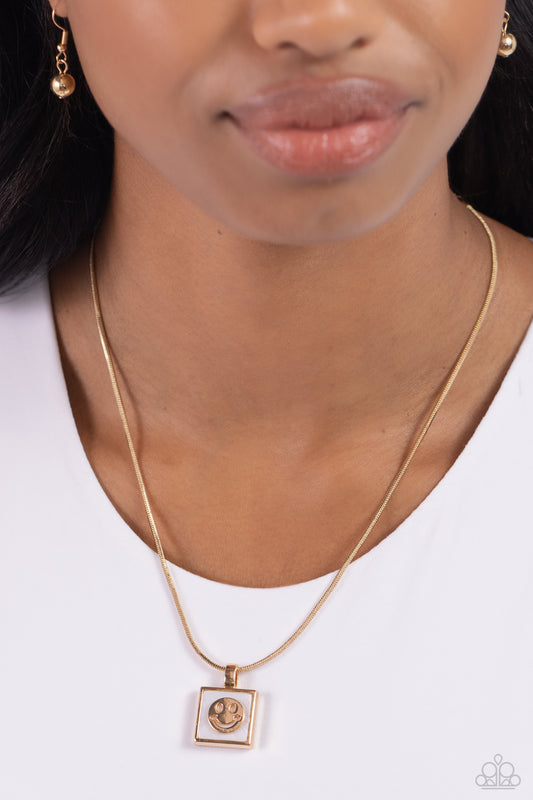 Smiley Season - Gold Smiley Face Short Necklace