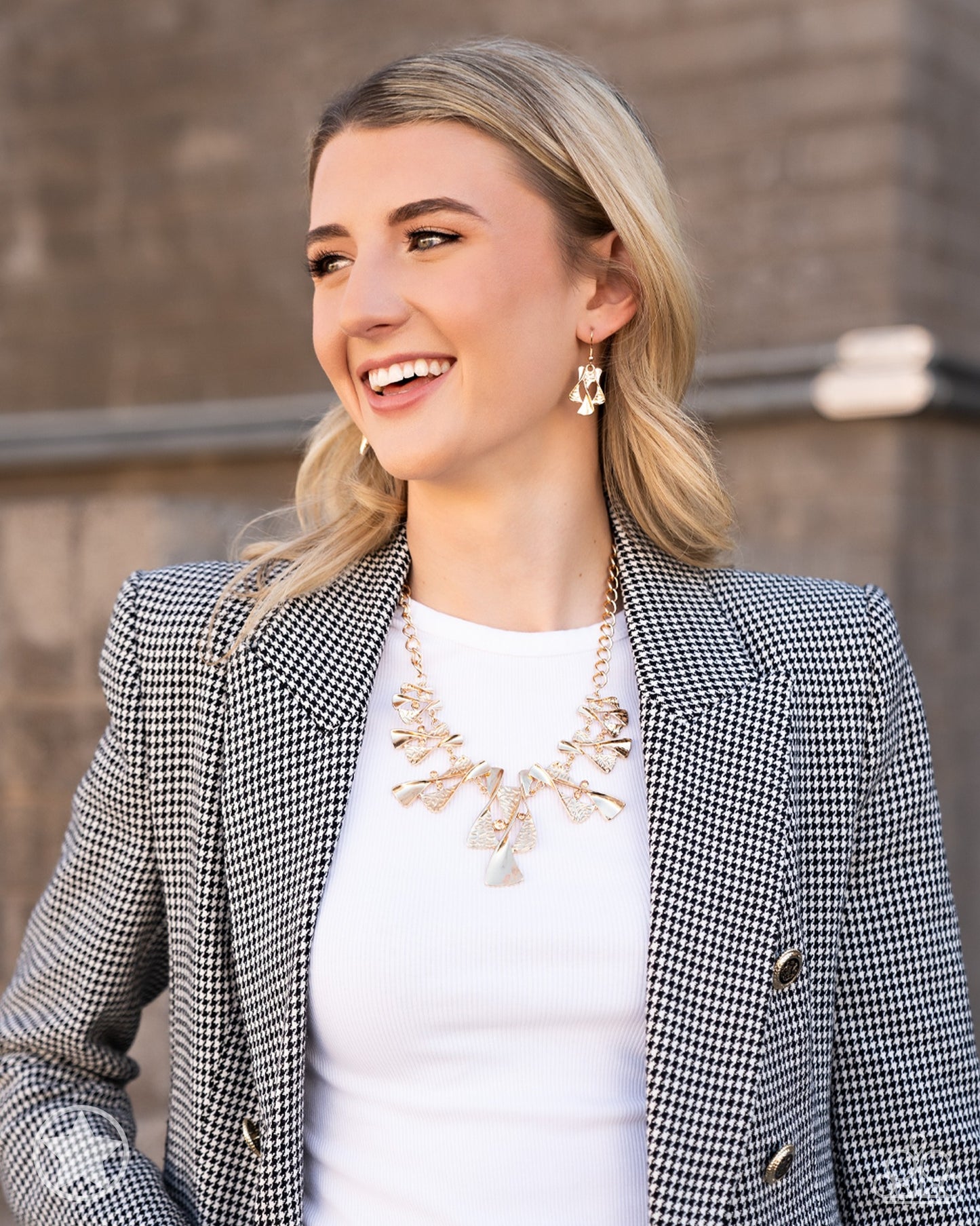 The Sands of Time - Gold Hourglass Peach Rhinestone Short Necklace - Blockbuster