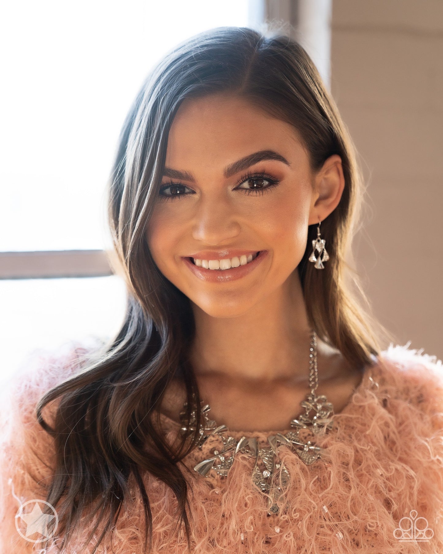 The Sands of Time - Silver Hourglass White Rhinestone Short Necklace - Blockbuster