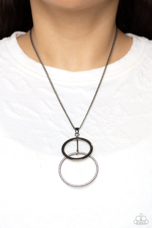 Wishing Well Whimsy - Black Gunmetal Circle Short Necklace