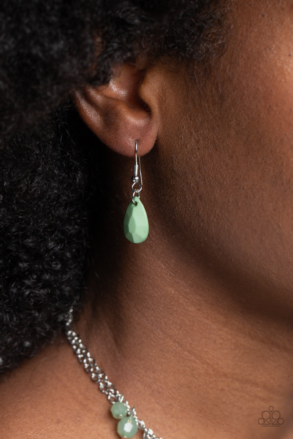 Flirty Flood - Green Crystal Bead Layerd Silver Short Necklace