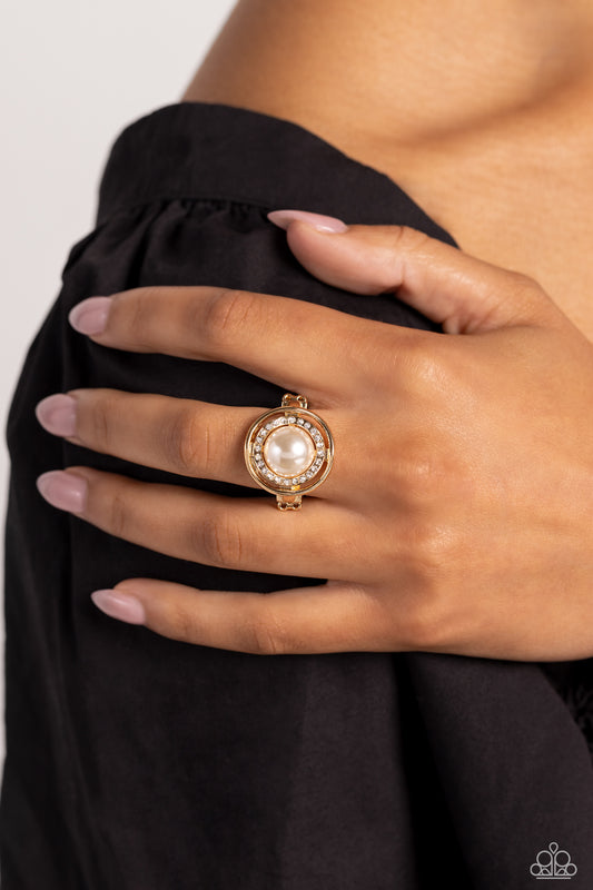 Chic Center - Gold White Pearl Ring