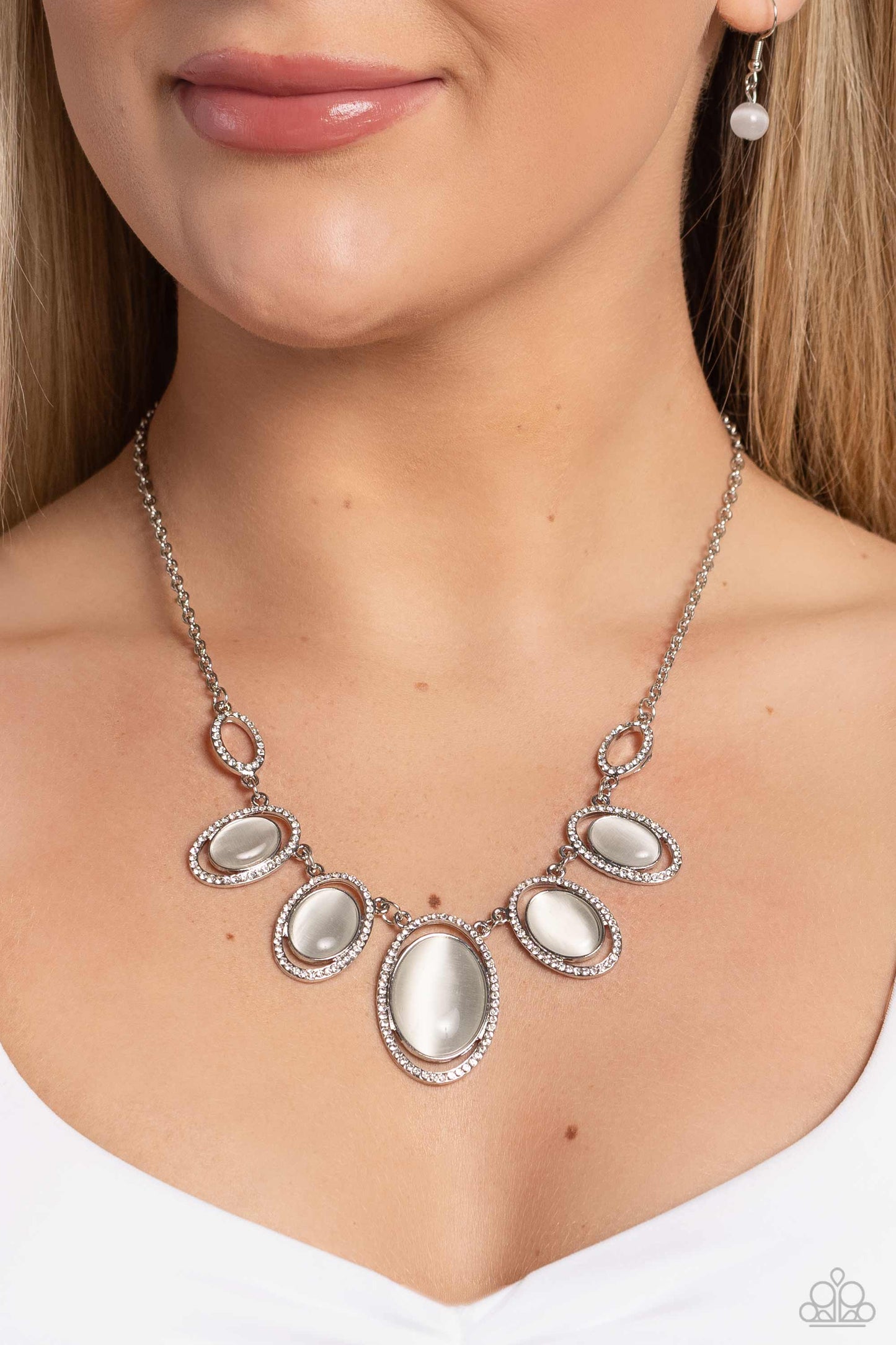 A BEAM Come True - White Cat's Eye White Rhinestone Silver Short Necklace